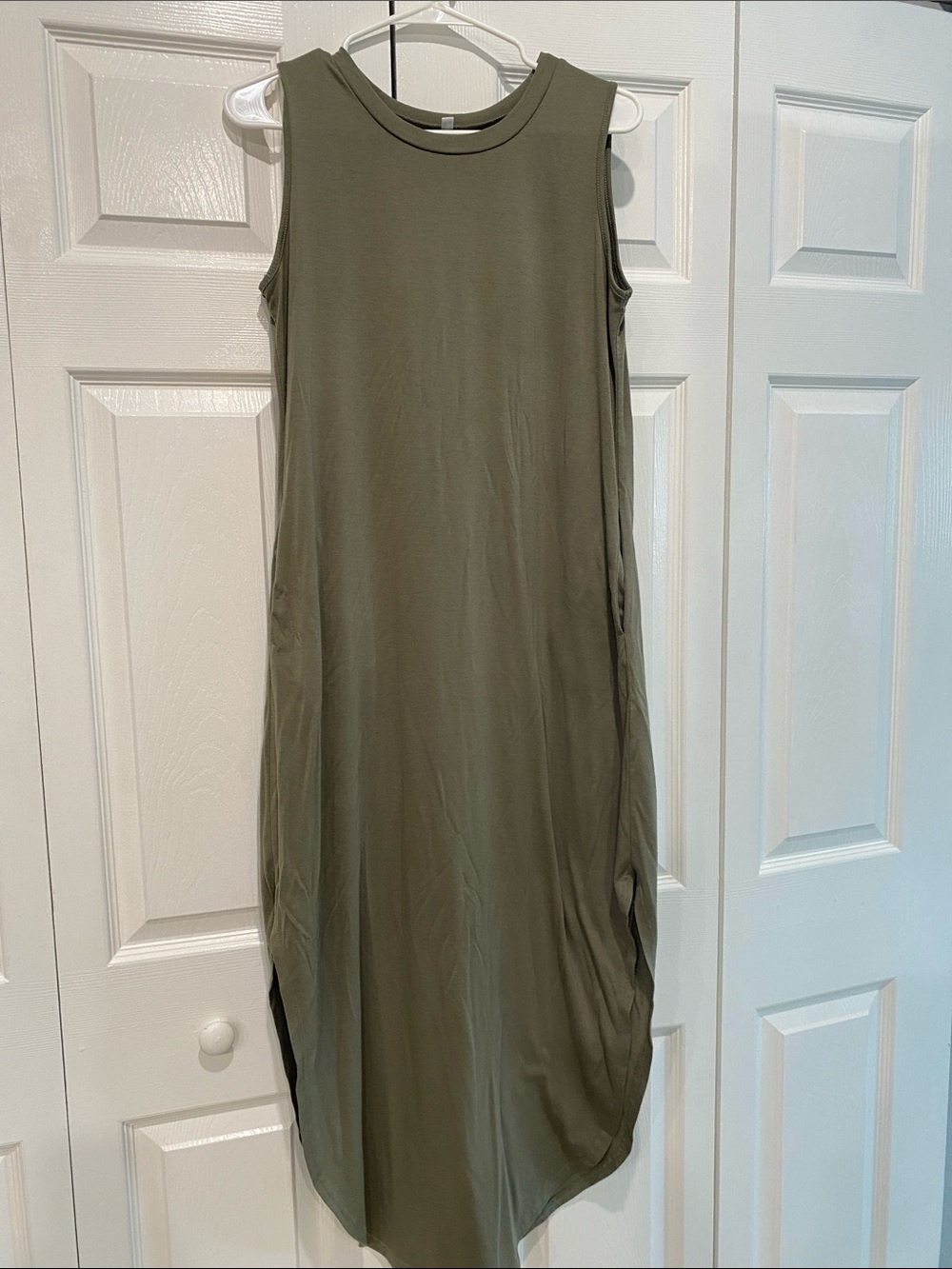 Sleeveless Olive Green Midi Dress - Classic Tank/T-shirt Style